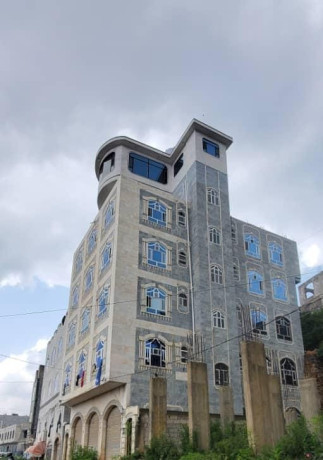 عماره استثمارية سكنيه للبيع في مدينة إب